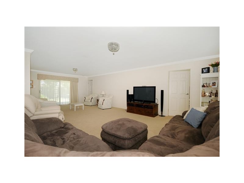 11 Tennyson Court, Westbrook QLD 4350