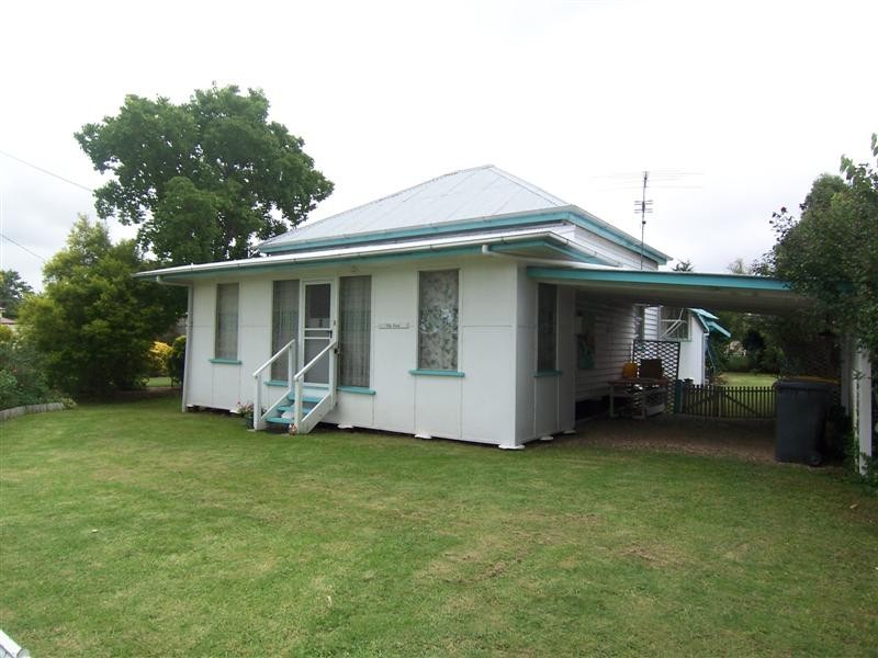 24 Warwick Street, Allora QLD 4362