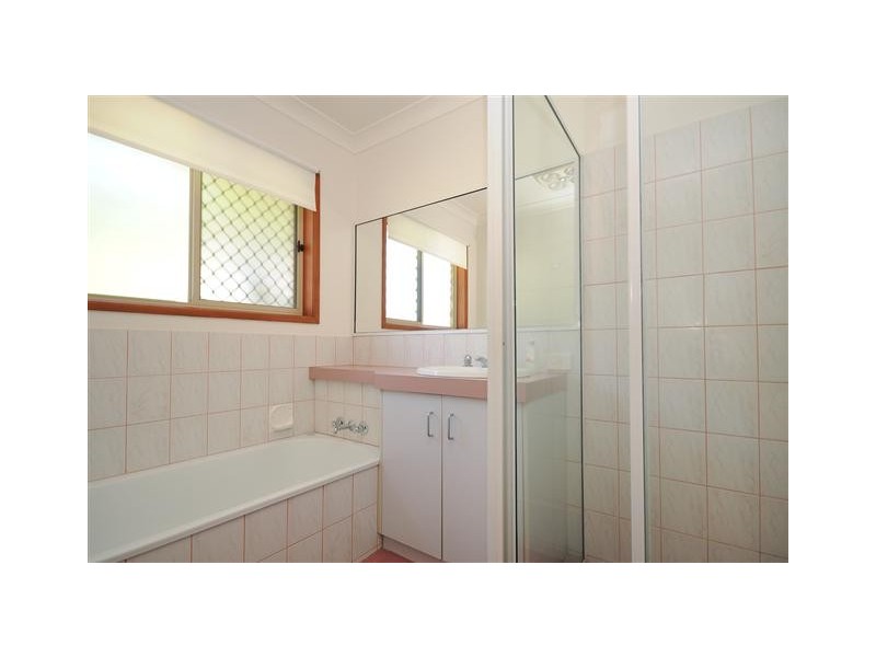 Unit 2/18 Stumm Street, Kearneys Spring QLD 4350