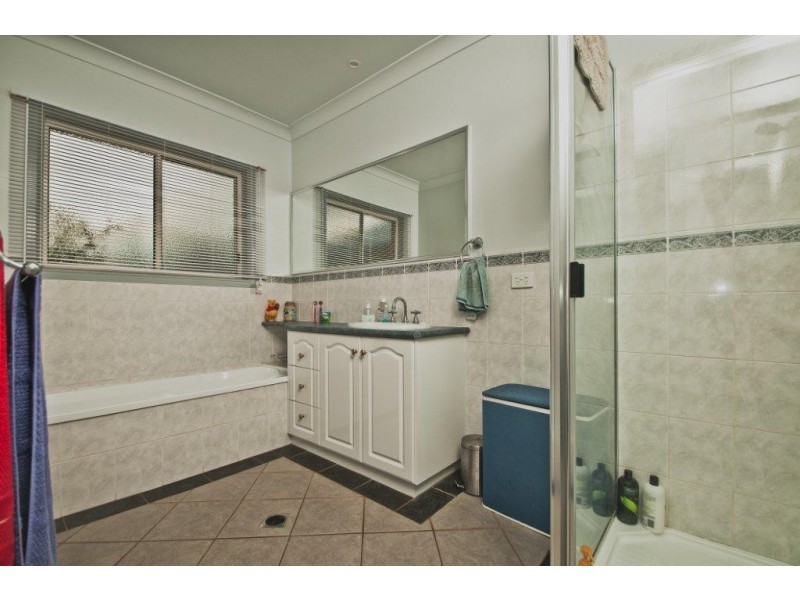 14 Lindan Court, Cabarlah QLD 4352