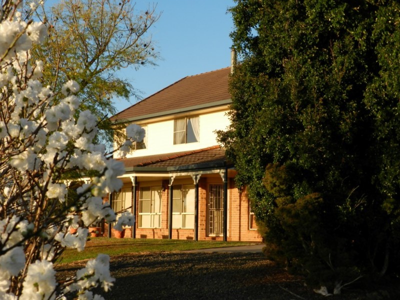 8 Lanbar Court, Glenvale QLD 4350