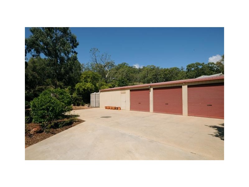 8 Lanbar Court, Glenvale QLD 4350