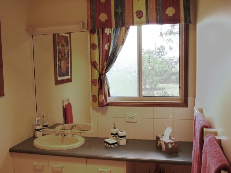 48 Woodland Rd, Greenmount QLD 4359