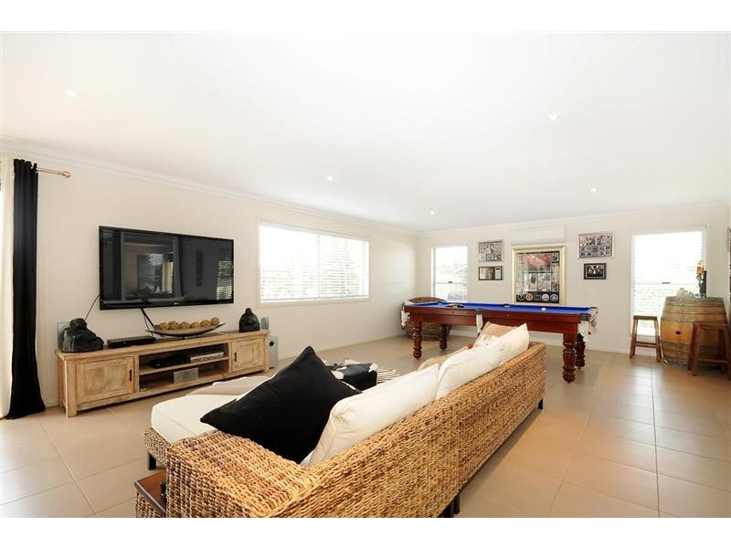 8 Honeyeater Drive, Highfields QLD 4352