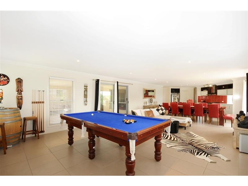 8 Honeyeater Drive, Highfields QLD 4352