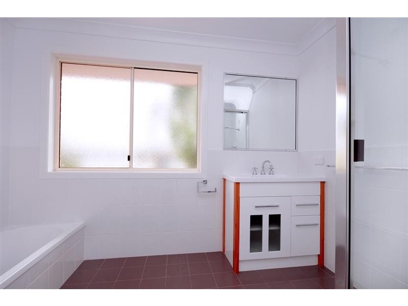 4 Leahy Drive, Kingsthorpe QLD 4400