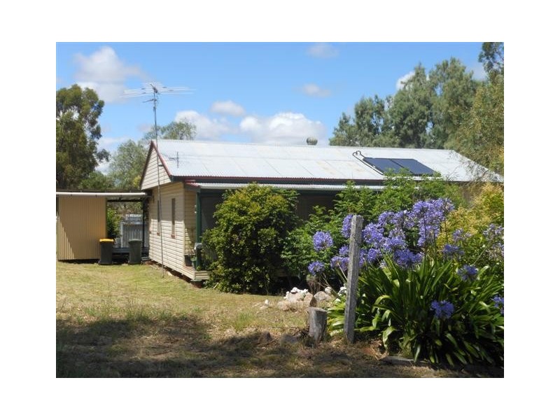 9 Warwick Street, Leyburn QLD 4365