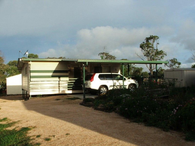 7 Highland Park Road, Meringandan West QLD 4352