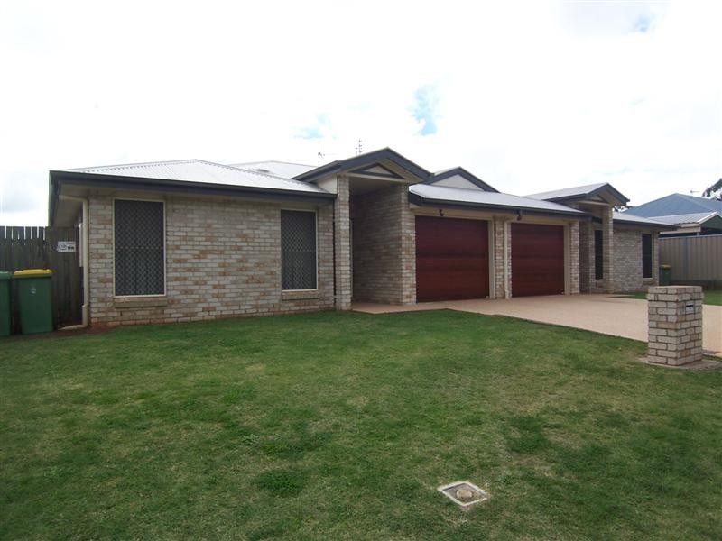 33 Willowburn Drive, Rockville QLD 4350