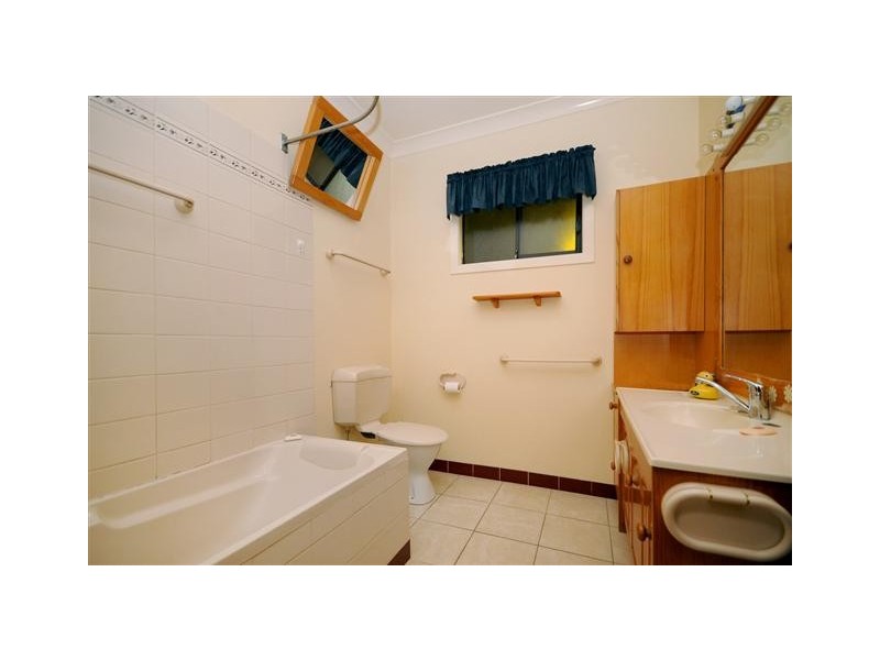 4 Ramsey Road, Glenvale QLD 4350