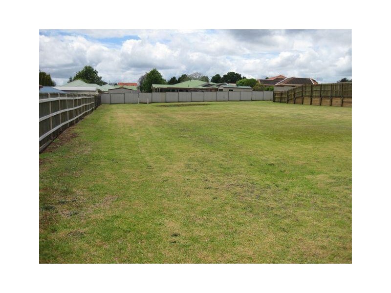 127 Spring Street, Middle Ridge QLD 4350