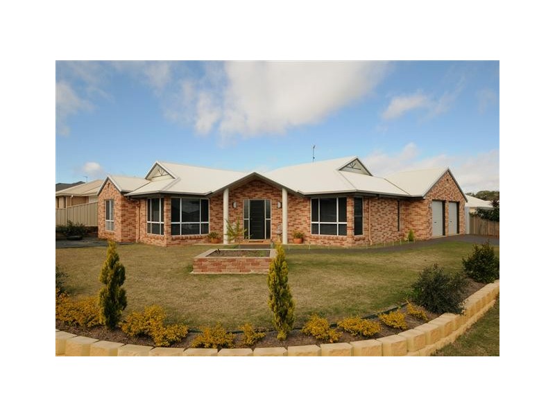 4 Ace Drive, Glenvale QLD 4350