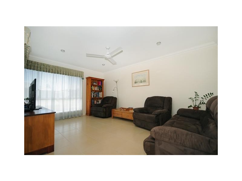 4 Ace Drive, Glenvale QLD 4350