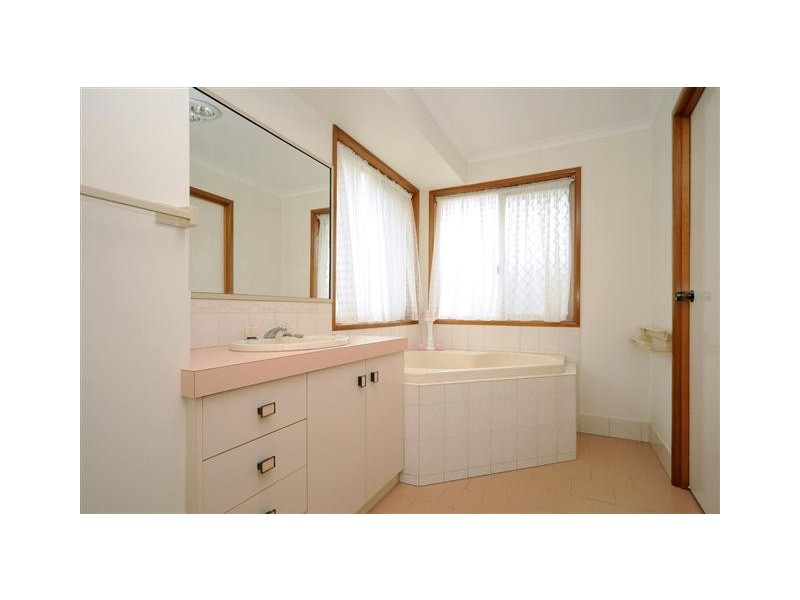 72 Hoepper Street, Kearneys Spring QLD 4350