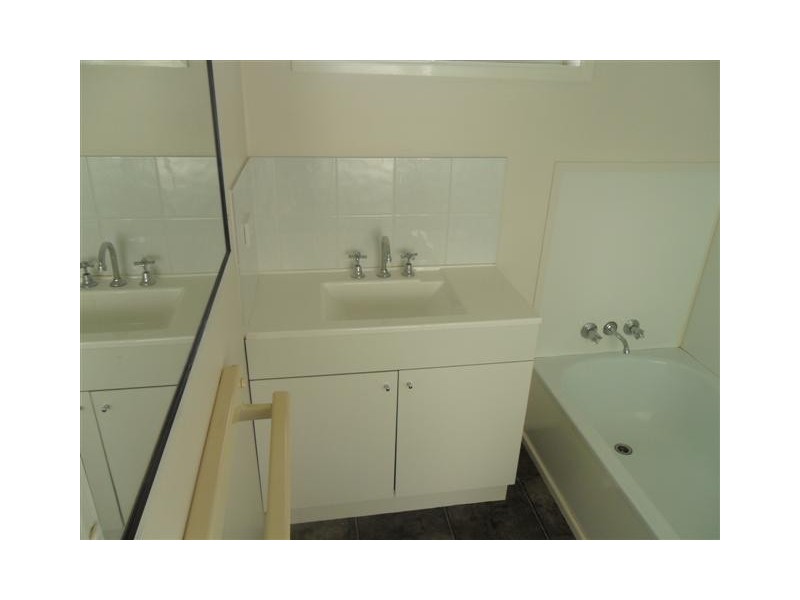 2 Wilga Court, Newtown QLD 4350