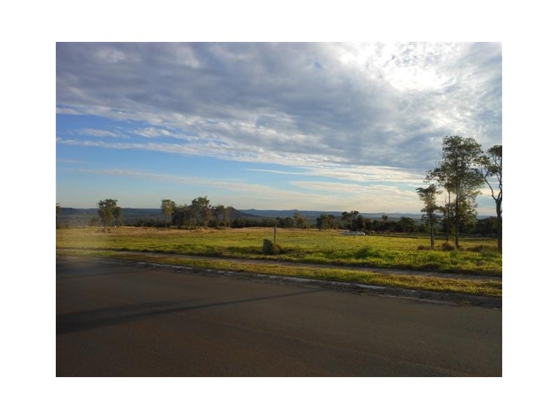 22 Hilltop Drive, Gowrie Junction QLD 4352