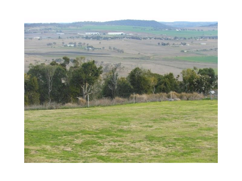 22 Hilltop Drive, Gowrie Junction QLD 4352