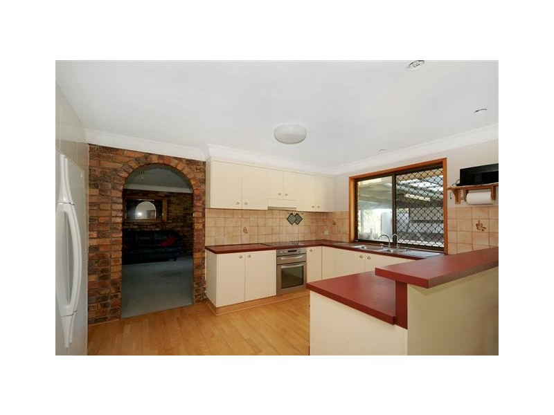 6 Birdland Drive, Glenvale QLD 4350