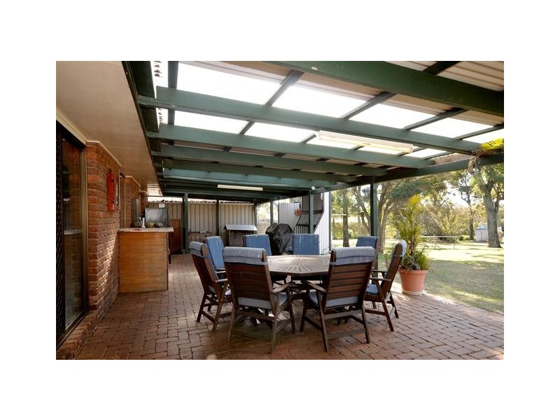 6 Birdland Drive, Glenvale QLD 4350