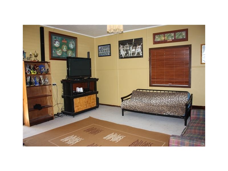 6 Creek Street, Cambooya QLD 4358