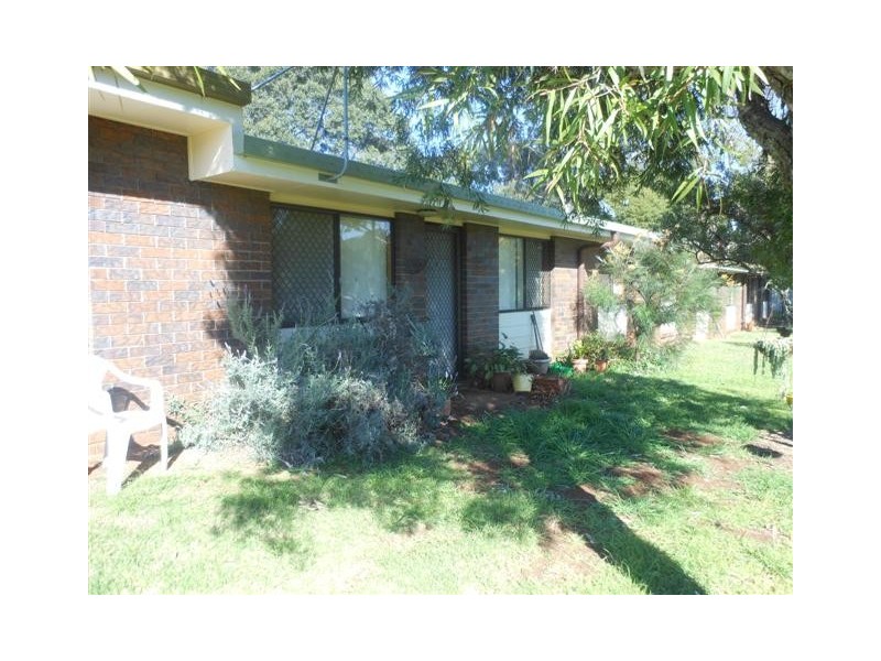 4/1 Whichello Street, Newtown QLD 4350