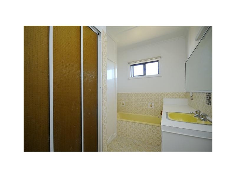 227c West Street, Harristown QLD 4350