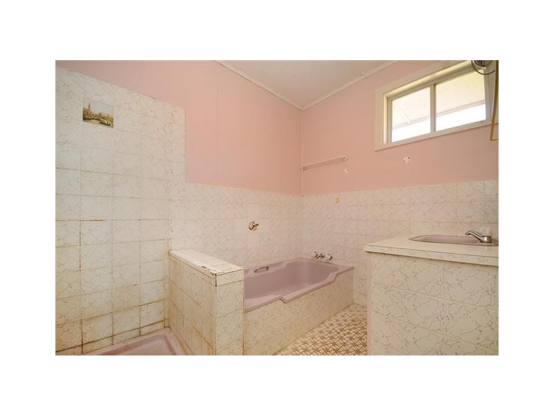 4 Cassia Street, Centenary Heights QLD 4350