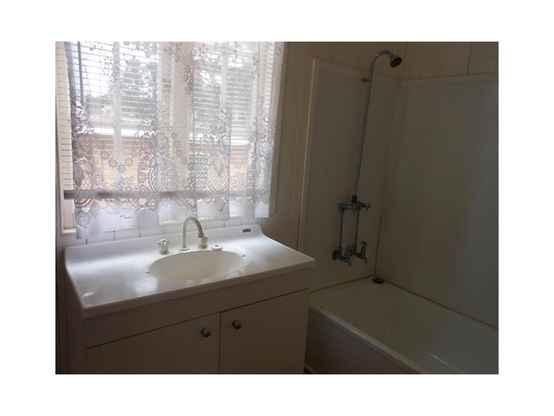 19a Hillside Street, Newtown QLD 4350