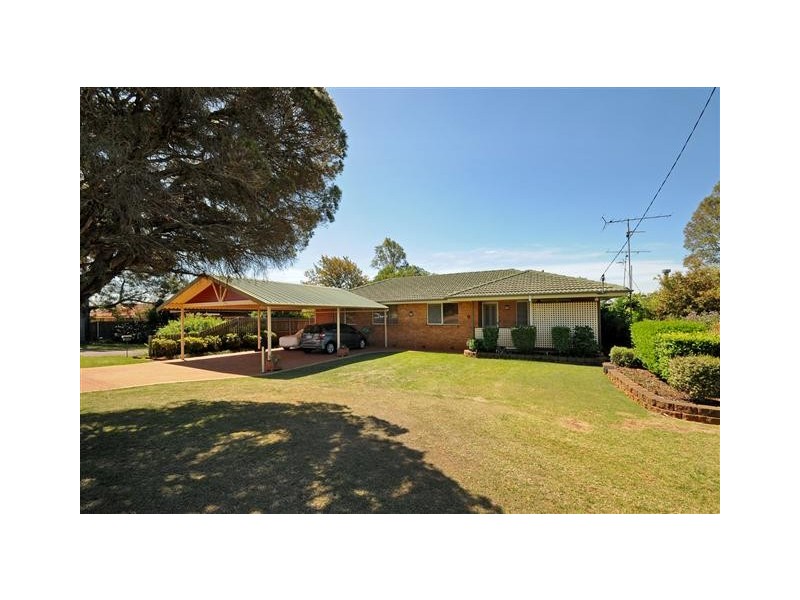 9 Scheske Street, Wilsonton QLD 4350