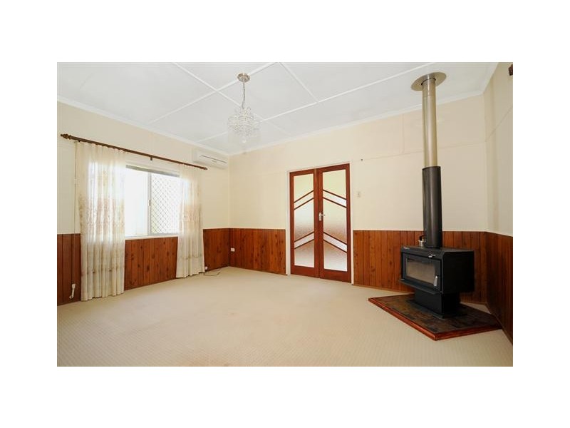 213 North Street, Rockville QLD 4350