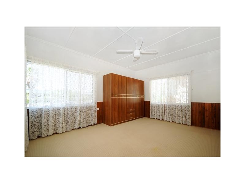 213 North Street, Rockville QLD 4350