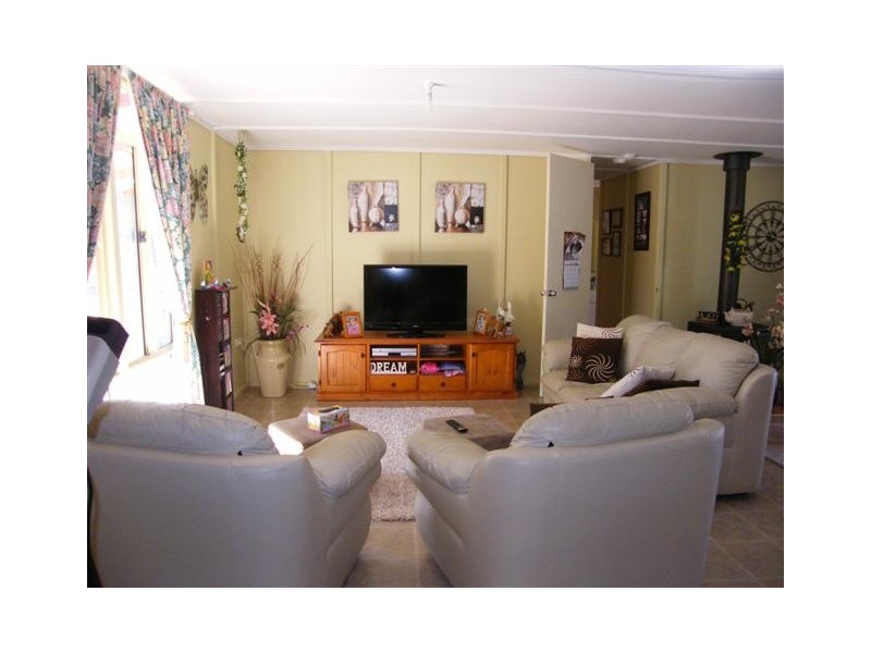 241 Koala Drive, Cypress Gardens QLD 4357