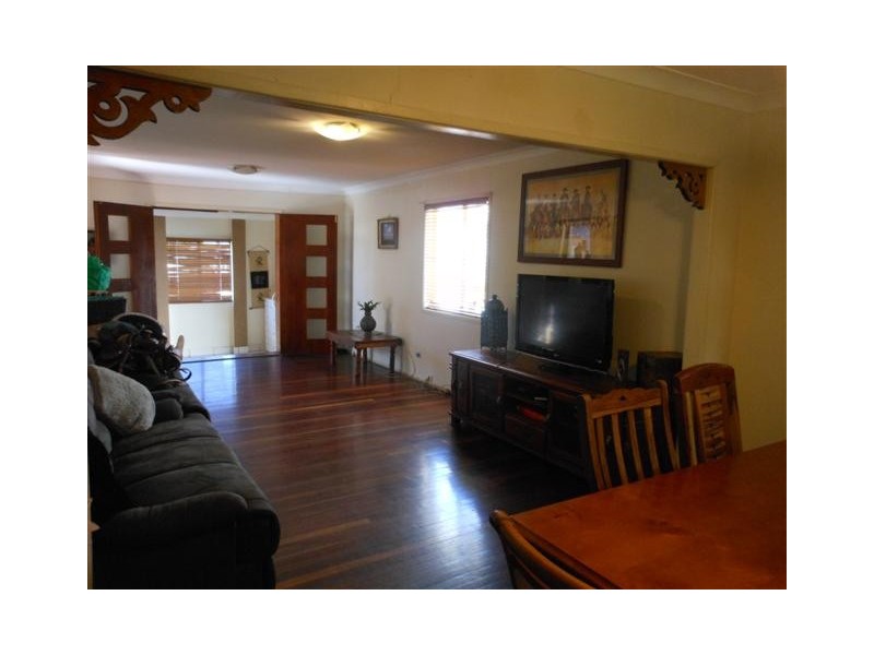 38 Weetwood Street, Newtown QLD 4350