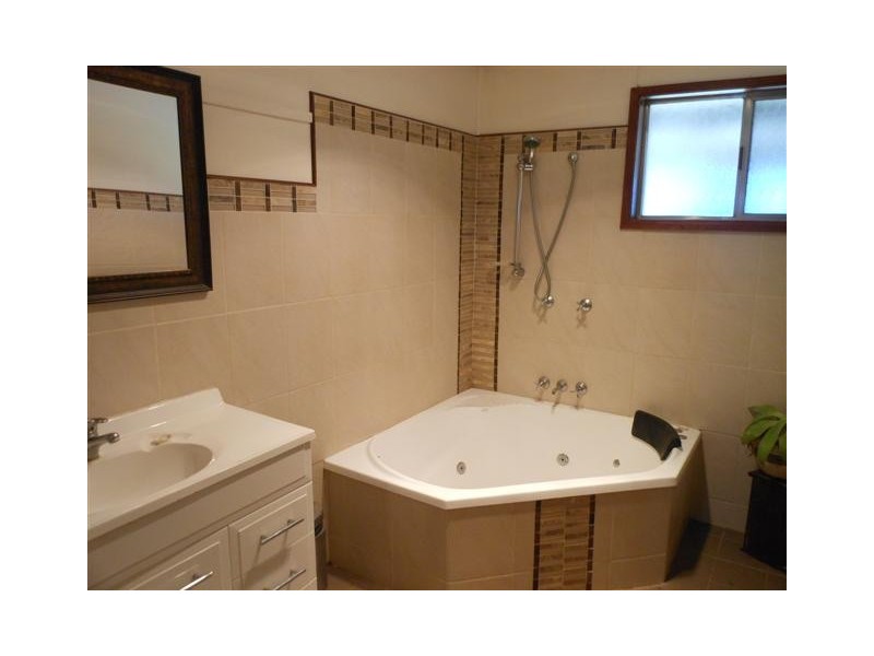 38 Weetwood Street, Newtown QLD 4350