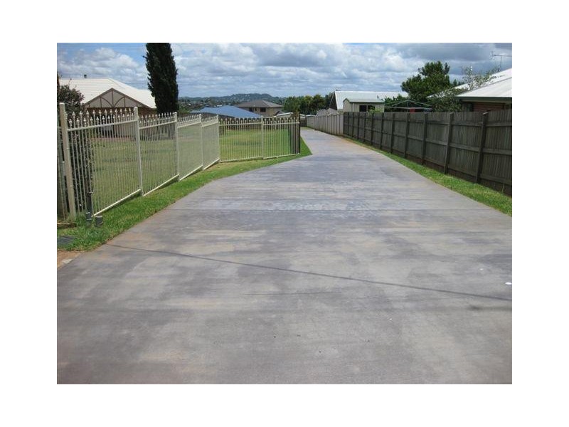 127 Spring Street, Middle Ridge QLD 4350