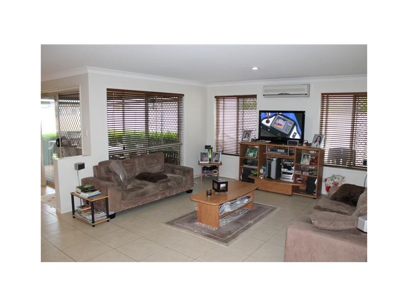 7 Salisbury St, Darling Heights QLD 4350