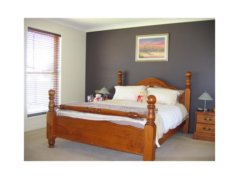 7 Salisbury St, Darling Heights QLD 4350
