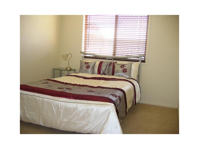 7 Salisbury St, Darling Heights QLD 4350
