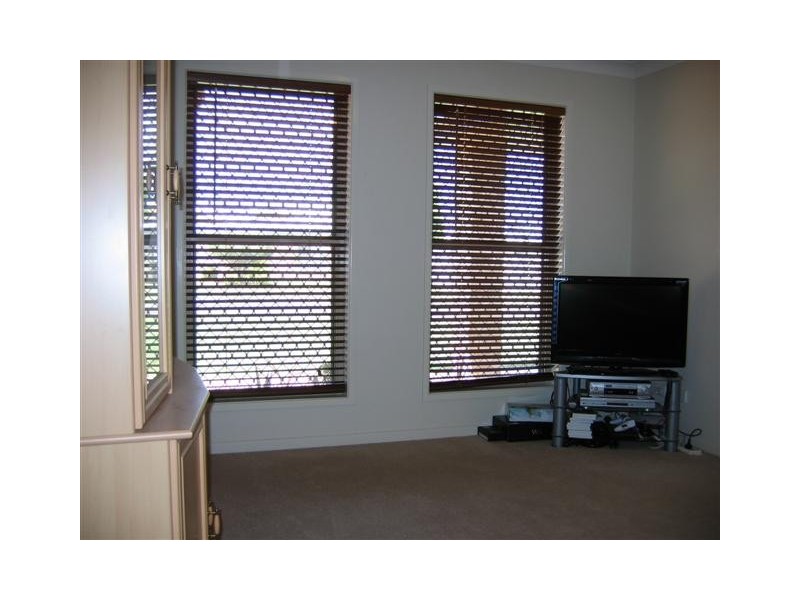 7 Salisbury St, Darling Heights QLD 4350
