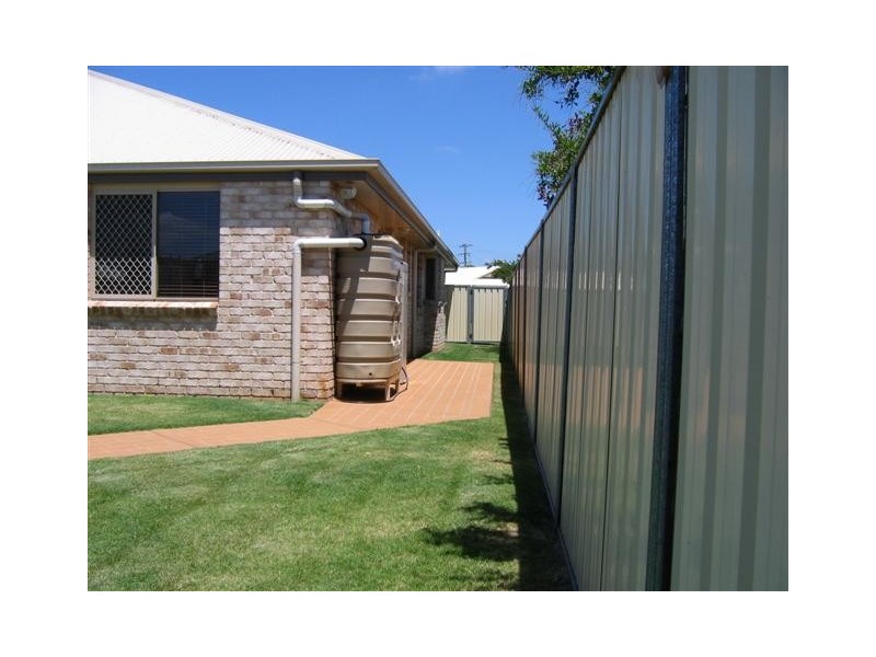 7 Salisbury St, Darling Heights QLD 4350