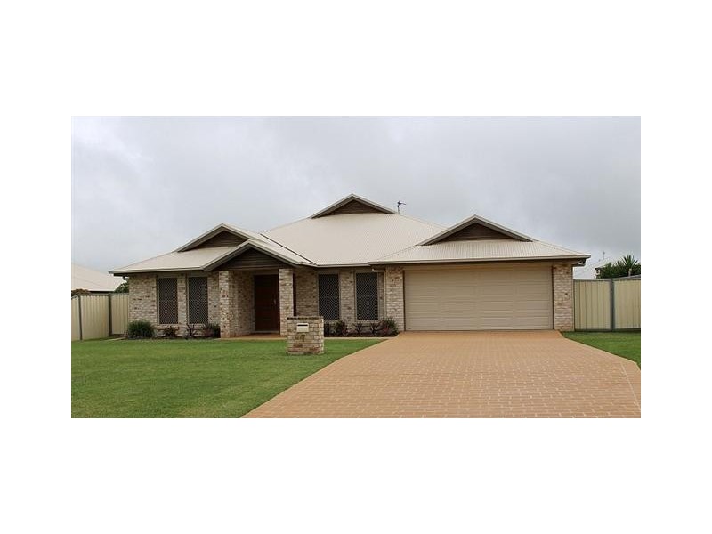 7 Salisbury St, Darling Heights QLD 4350