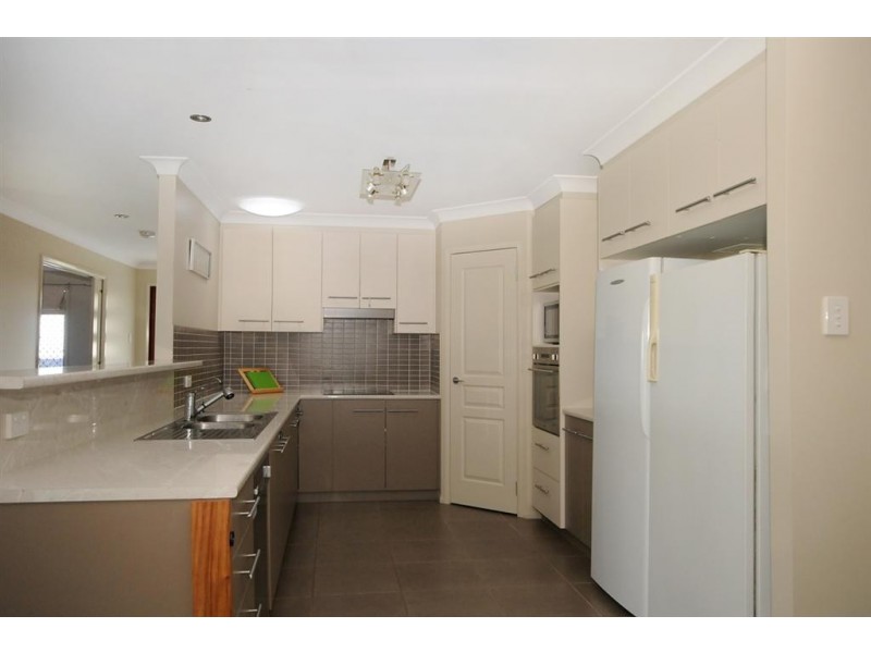 19 Mountview Court, Highfields QLD 4352