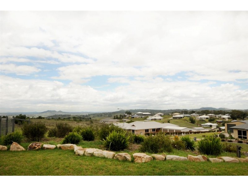 19 Mountview Court, Highfields QLD 4352