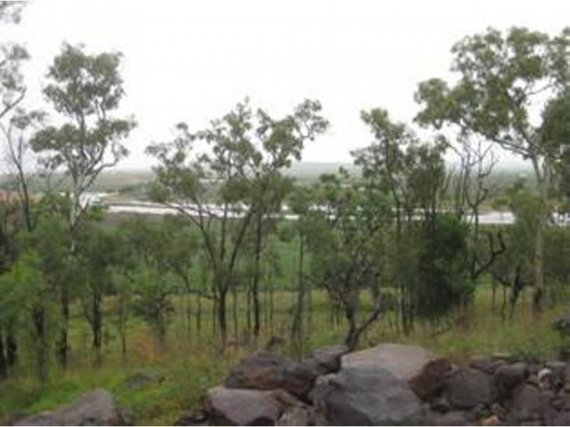 145 Henningsen Road, Oakey QLD 4401