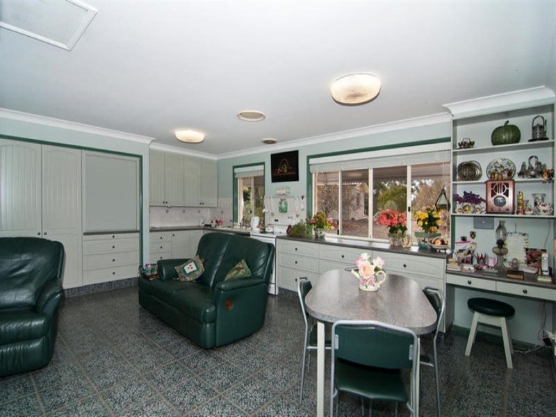 145 Henningsen Road, Oakey QLD 4401