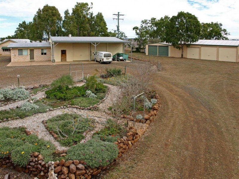 145 Henningsen Road, Oakey QLD 4401