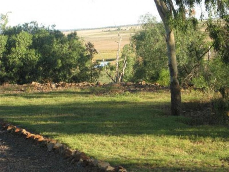 145 Henningsen Road, Oakey QLD 4401