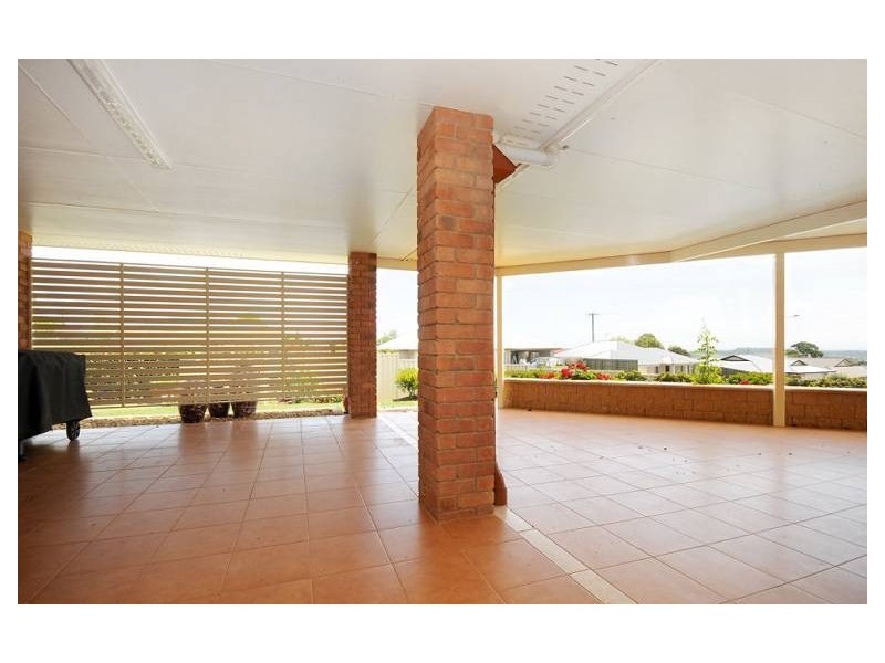 19 Smythe Drive, Highfields QLD 4352