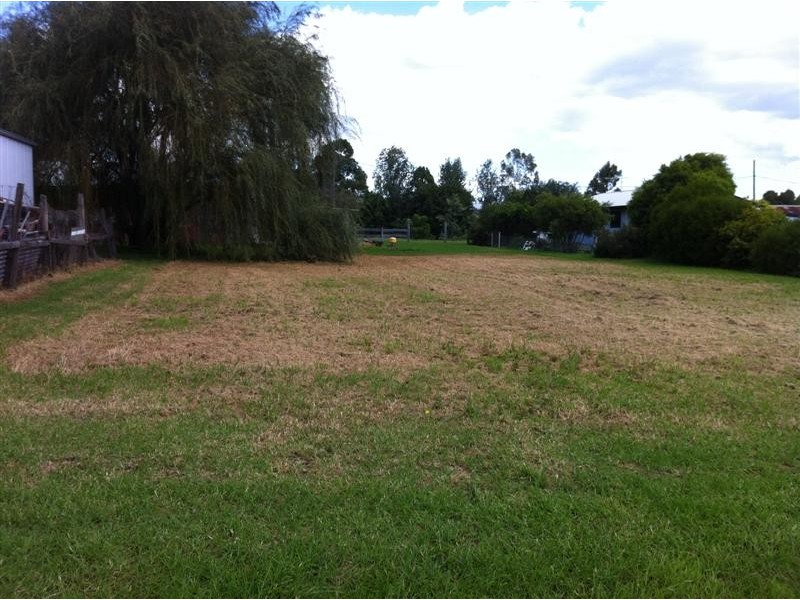3 Commerford Street, Nobby QLD 4360