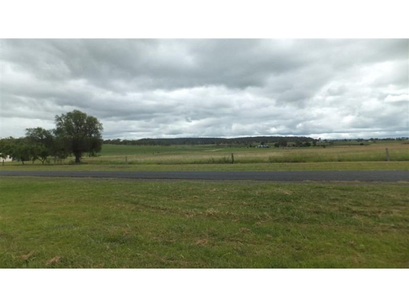 3 Commerford Street, Nobby QLD 4360